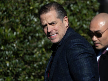 Weiss -Hunter Biden walks along the South Lawn before the pardoning ceremony for the national Thanksgiving turkeys at the White House in Washington, Monday, Nov. 21, 2022. (AP Photo/Carolyn Kaster)