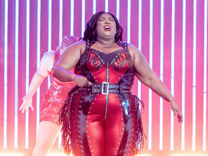 LISBON, PORTUGAL - JULY 07: Lizzo performs on the NOS stage during day 2 of NOS Alive festival on July 07, 2023 in Lisbon, Portugal. (Photo by Pedro Gomes/Redferns)