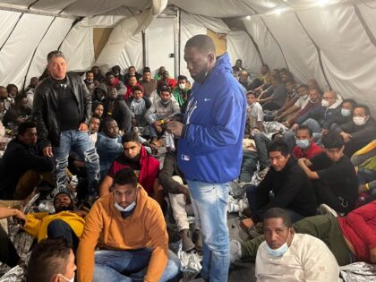 Migrants packed into an overcrowded soft-sided detention facility. (File Photo: U.S. Customs and Border Protection)